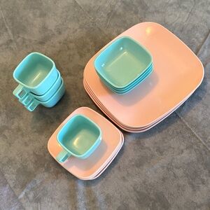 Melamine Pastel Dining Set - Pink and Blue Brookpark modern design